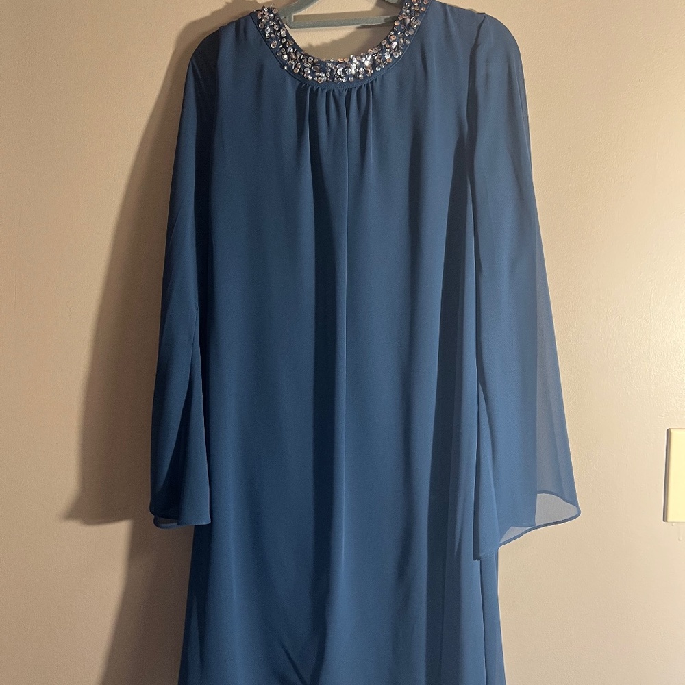 Women’s semi formal or formal Dress